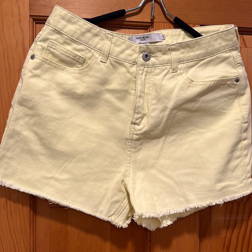 Vero Moda - Yellow Frayed Denim Shorts